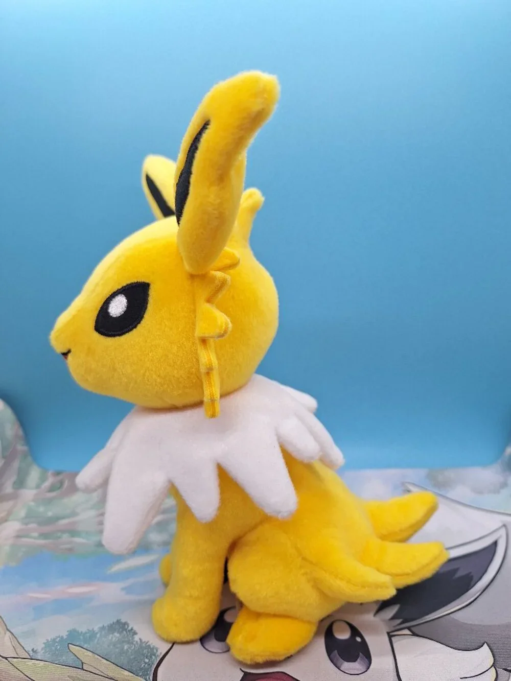 Pokémon Sitting Jolteon 8